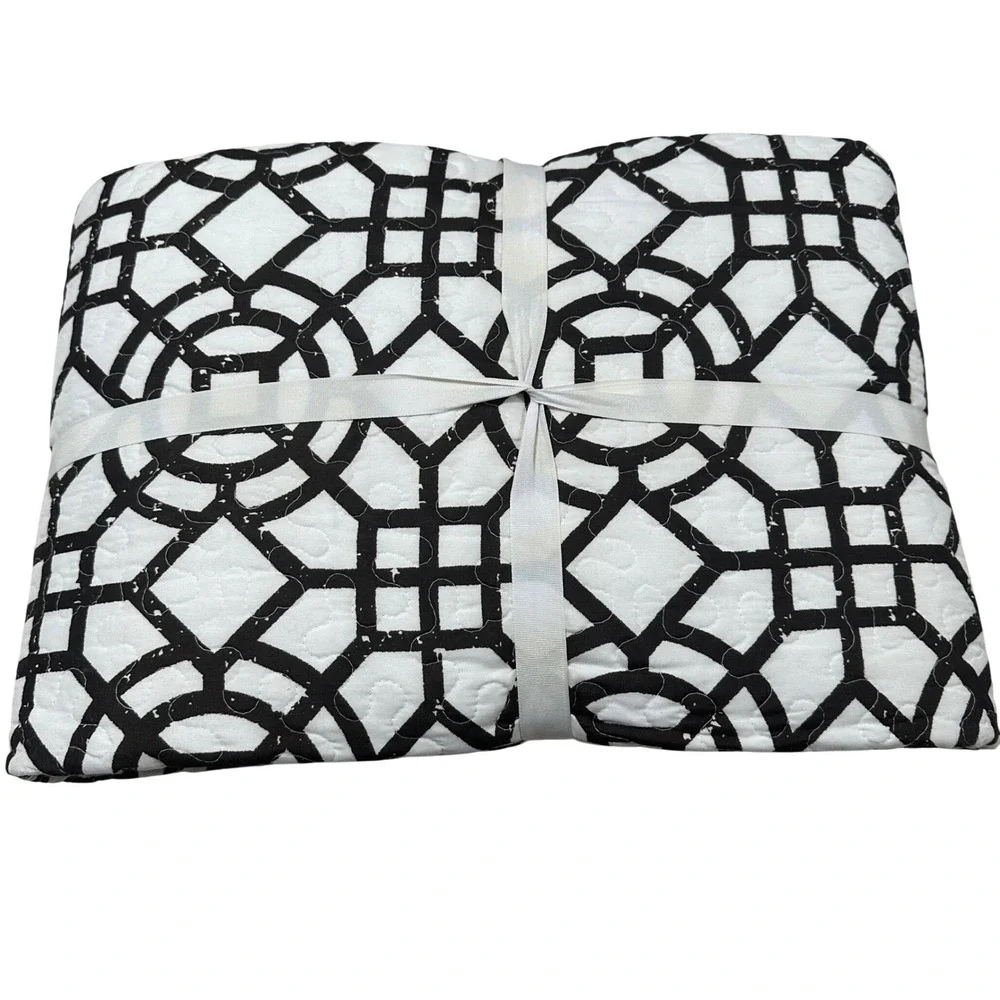 DownEast geometric pattern